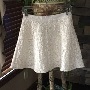 Beautiful off white skirt size 0 in great shape